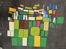 Bunte Lego Duplo BauplattenKonvolut für kreative Bauprojekte