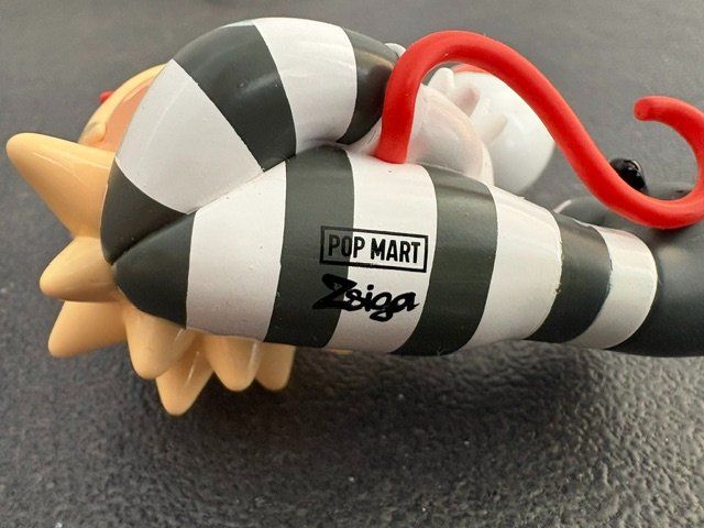 Pop Mart Statuette: Zsiga POP MART Figur – Nuovo (secondo la descrizione) da Zürich venduto da Sonnenblume_65 2