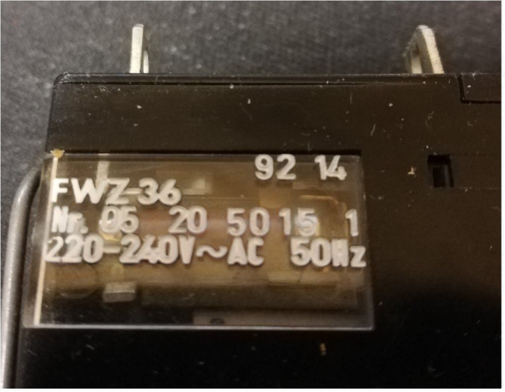 Componenti elettronici: Betriebsstundenzähler 230 V Einbau – Usato da Castiel venduto da mc_technik_brocki 1