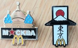 2 seltene McDonald's Anstecknadeln Moskau und Tokio