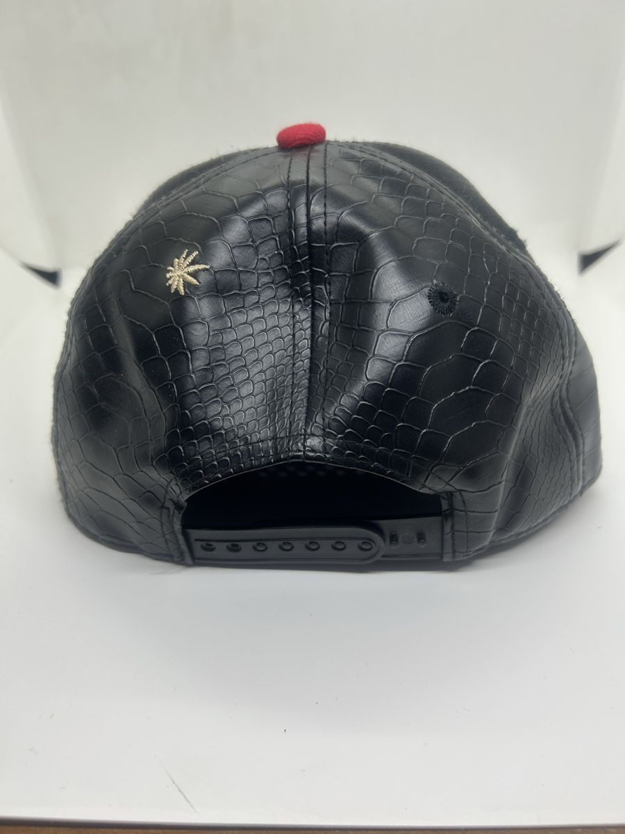 Altro in  Abbigliamento & Accessori: [NEU]: Schwarze Snapback-Cap – Nuovo (secondo la descrizione) da Arni AG venduto da CreaFlex 3