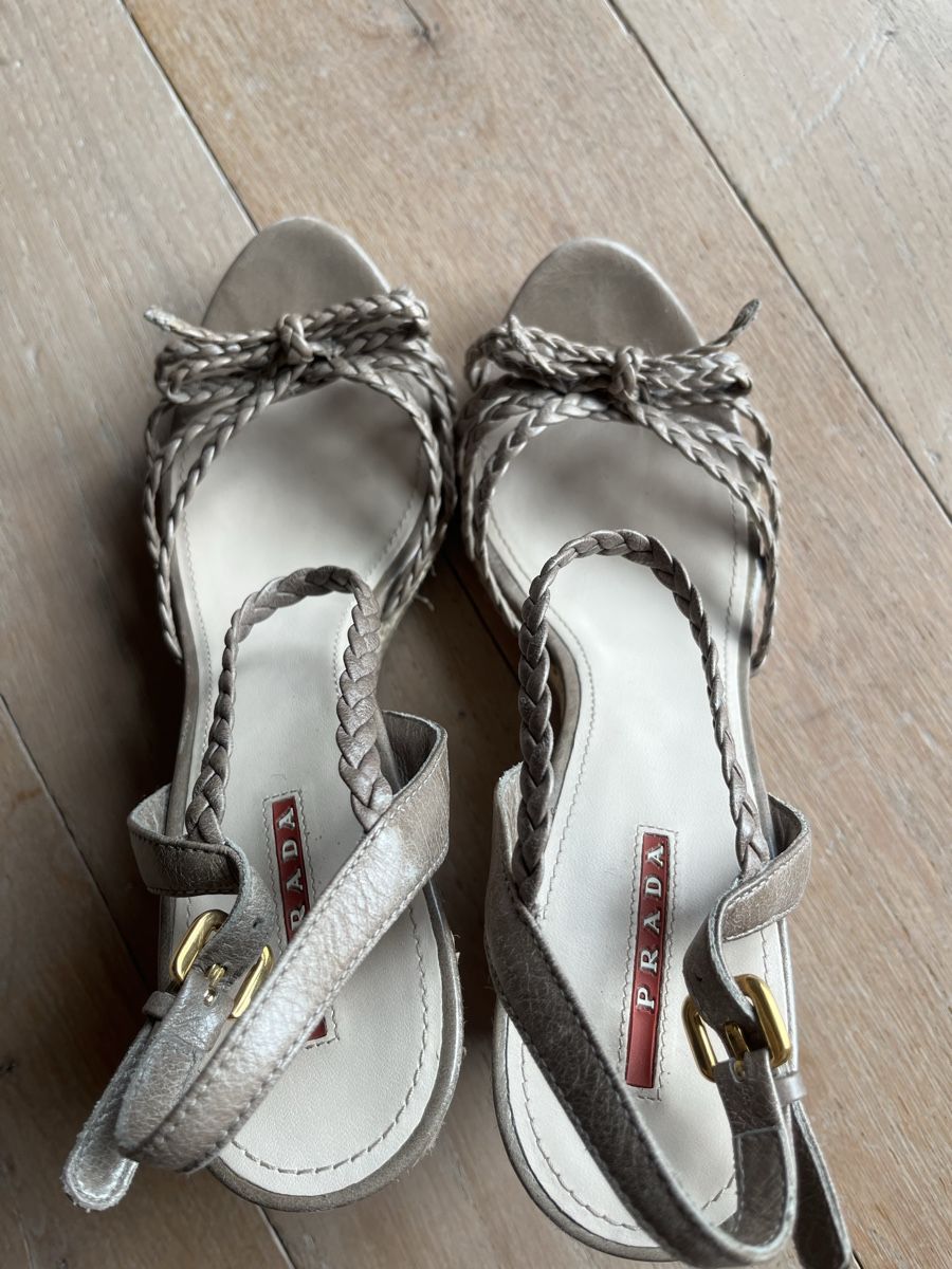 Prada Scarpe da donna: Prada Keilabsatz Sandalen Taupe Gr. 40 – Usato da Zürich venduto da ghome 4