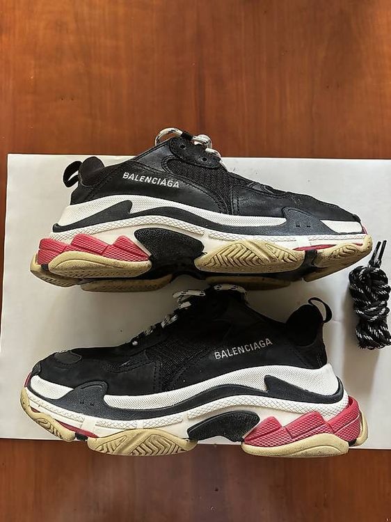 Baskets triple s balenciaga hotsell