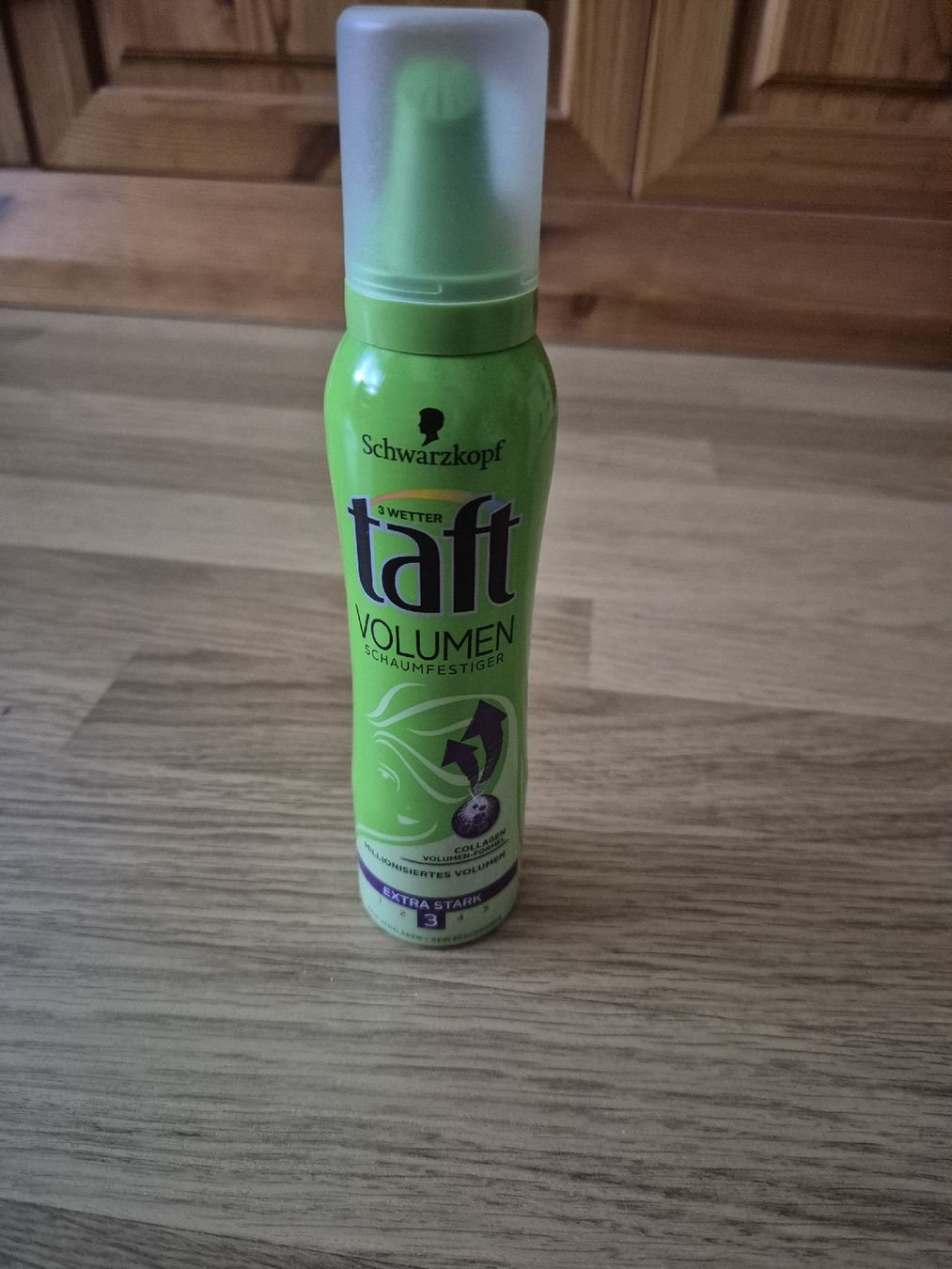 Haarpflegeprodukte: Taft Volumen Schaumfestiger Extra Stark – Gebraucht aus Langenthal von Polarisstern
