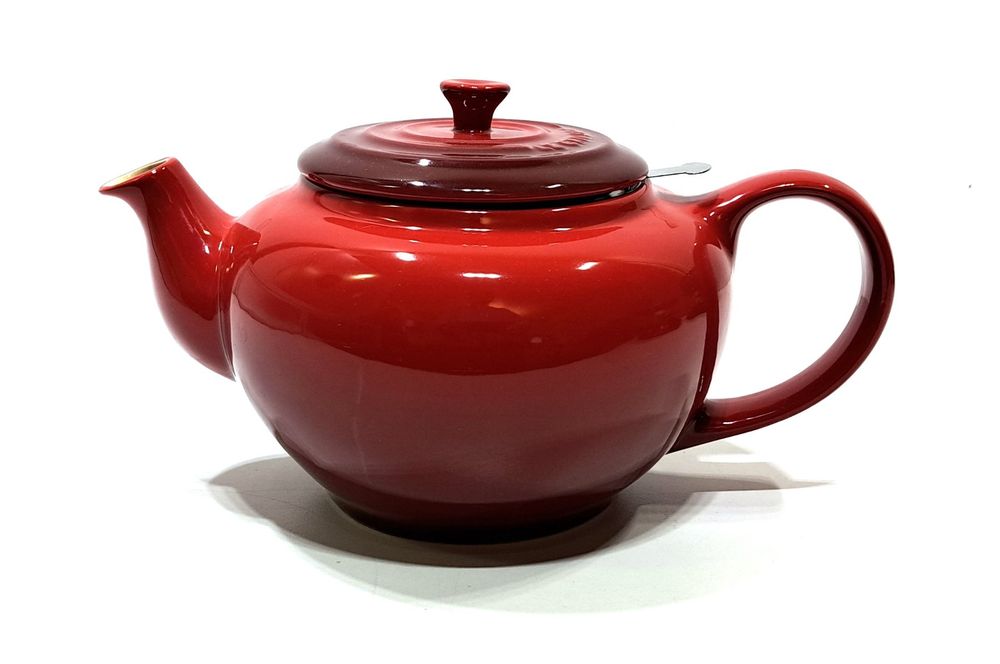Spannende Le Creuset Teekanne Bild