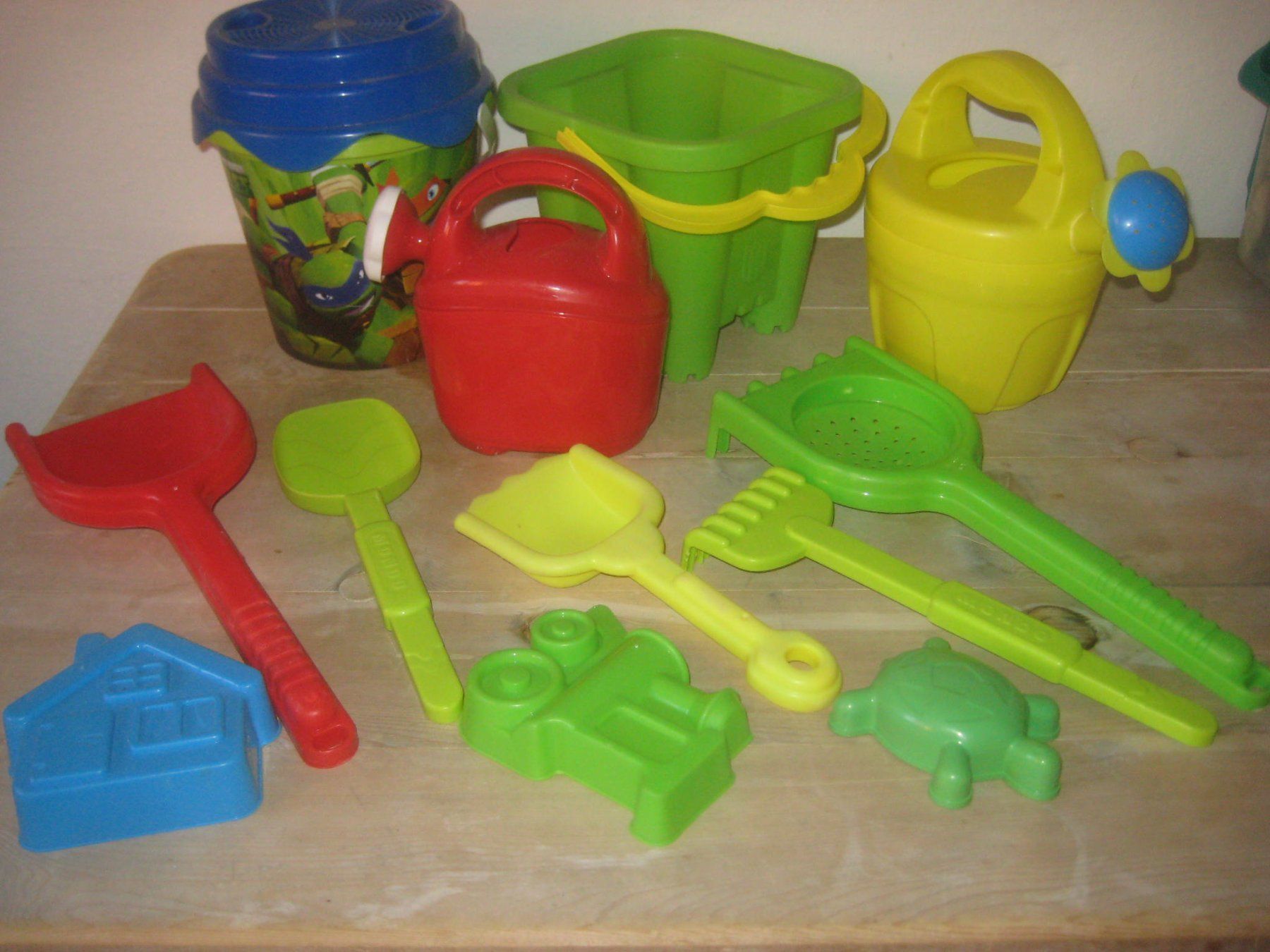 Jouets: KINDER    SANDSPIELZEUG – Neuf (Voir description) à Uster par flocke1