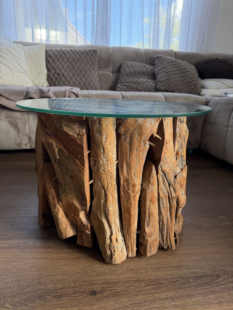 Tavoli: Couchtisch rustikal aus Wurzelholz mit Glasplatte – Usato da Thalheim AG venduto da Peralada 2