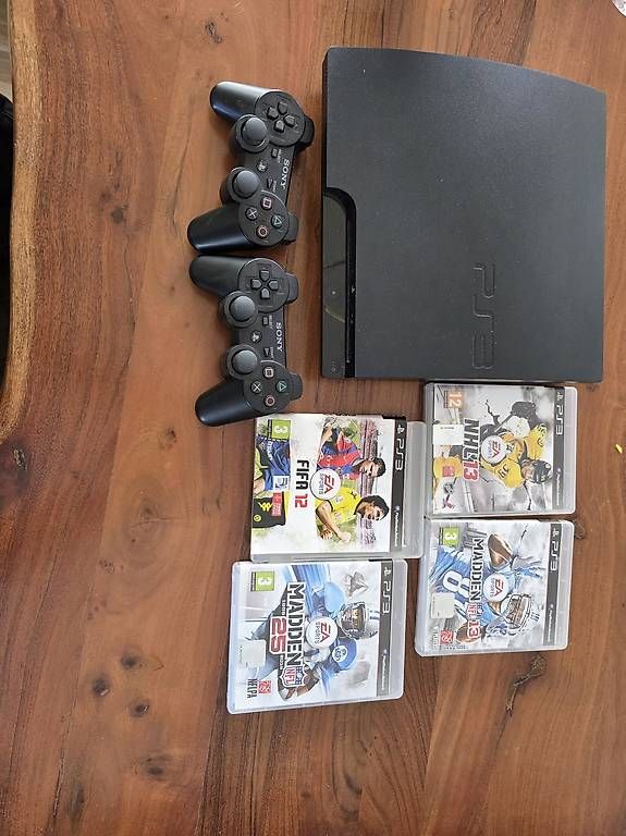 Consoles: PS 3 mit vier Spielen – D'occasion à Leuzigen par Loop_t