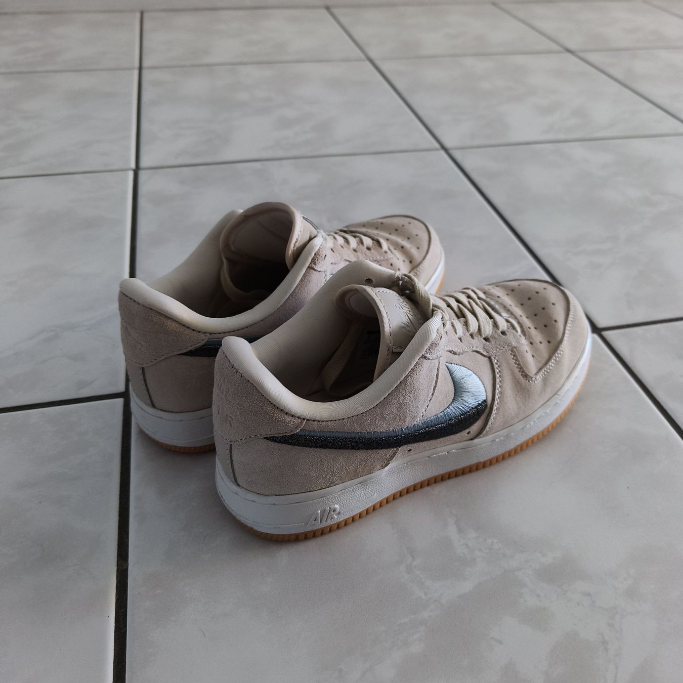 Damenschuhe: Baskets Nike Air Force 1 beige 38 – Neu (gemäss Beschreibung) aus Neuchâtel von yba_9xgy 3