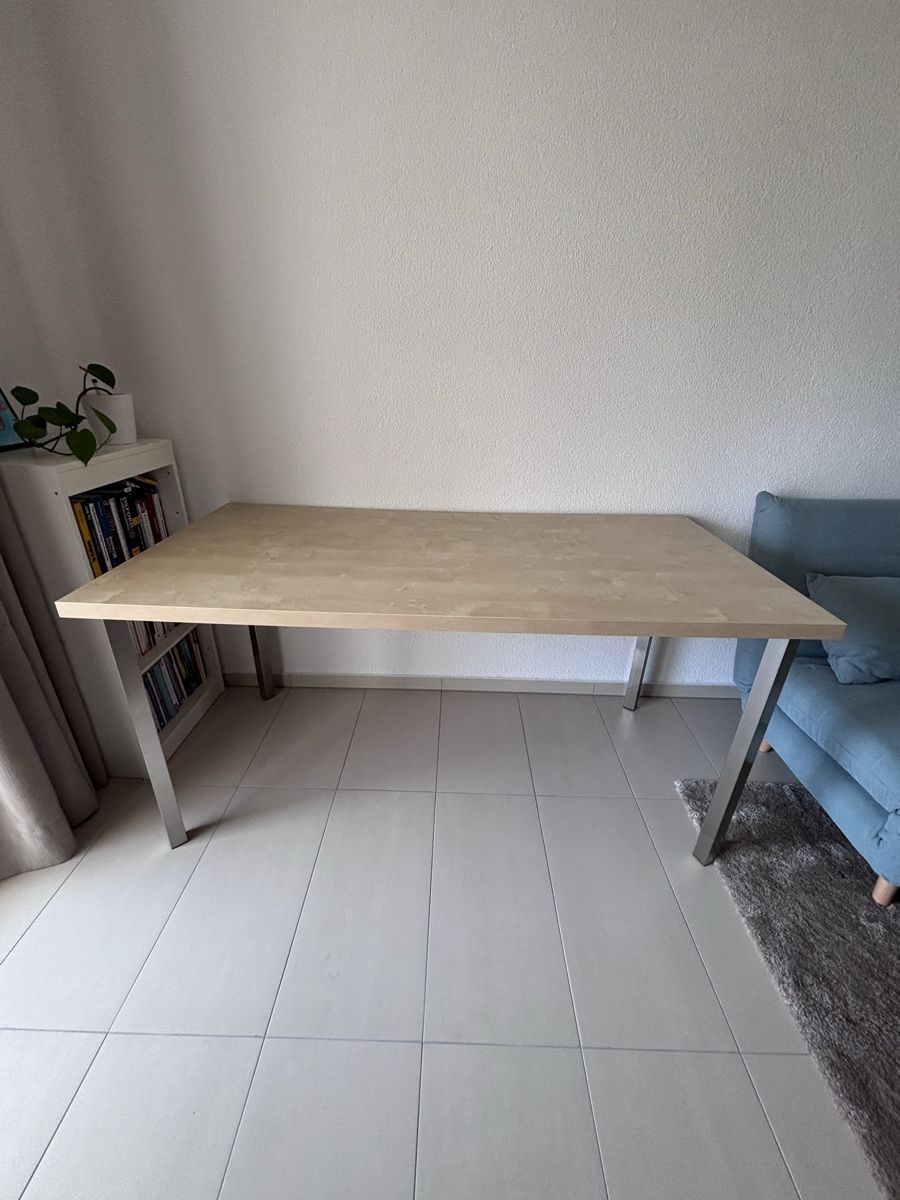 Scrivanie: Ikea Desk - Linnmon – Usato da Dübendorf venduto da Valou25