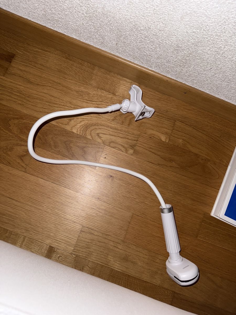Treppiedi & Teste: Ugreen Schwanenhals Desktop Telefonhalter – Usato da Bern venduto da 1unzefeinsilber 1