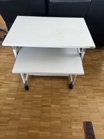 Praktischer Computertisch auf Rollen, weiss, gut erhalten!