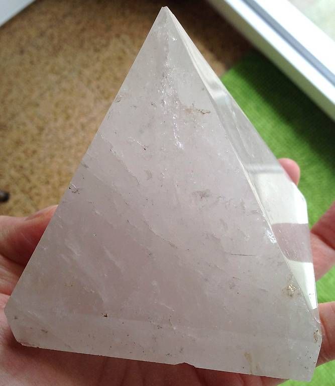 Minerali & Pietre curative: Quartz grande pyramide polie – Usato da Vevey venduto da zabounetta 2