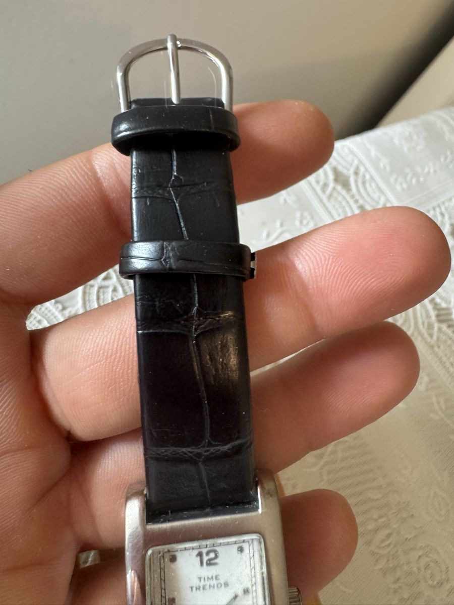 Montres: Time Trends Quartz Watch Rectangular Silver Case – D'occasion à Gerlafingen par naj_vj8s 5