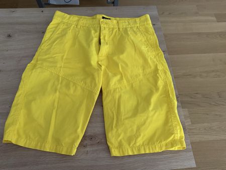 S. Oliver Shorts Gelb