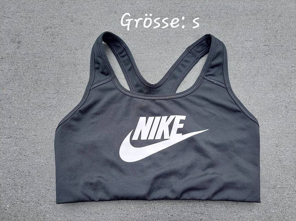 Nike Top: NIKE Sport Top schwarz Grösse S – Nuovo (secondo la descrizione) da Otelfingen venduto da Schlaedde