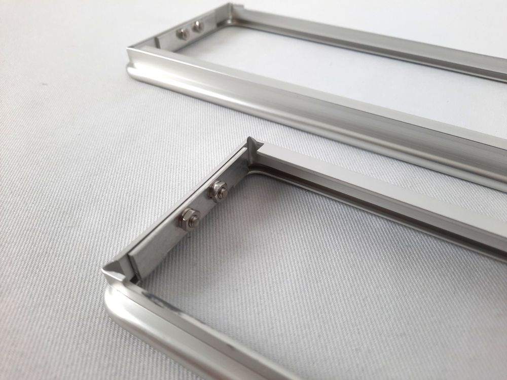 Tutti pezzi di ricambio auto: HALTER Auto Kennzeichenhalter-Set Alu – Nuovo (secondo la descrizione) da Beinwil am See venduto da Restwert_Beinwil 4
