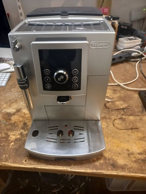 Delonghi Ecam Kaffeevollautomat (Gebraucht) in Prez-vers - Main Image