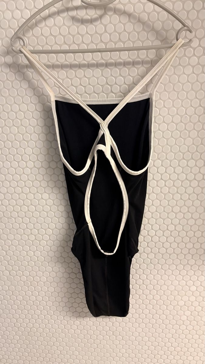 Speedo Badekleider & Bikinis: Badeanzug Speedo Schwarz Damen Grösse M – Gebraucht aus Basel von ann_7w6q 3