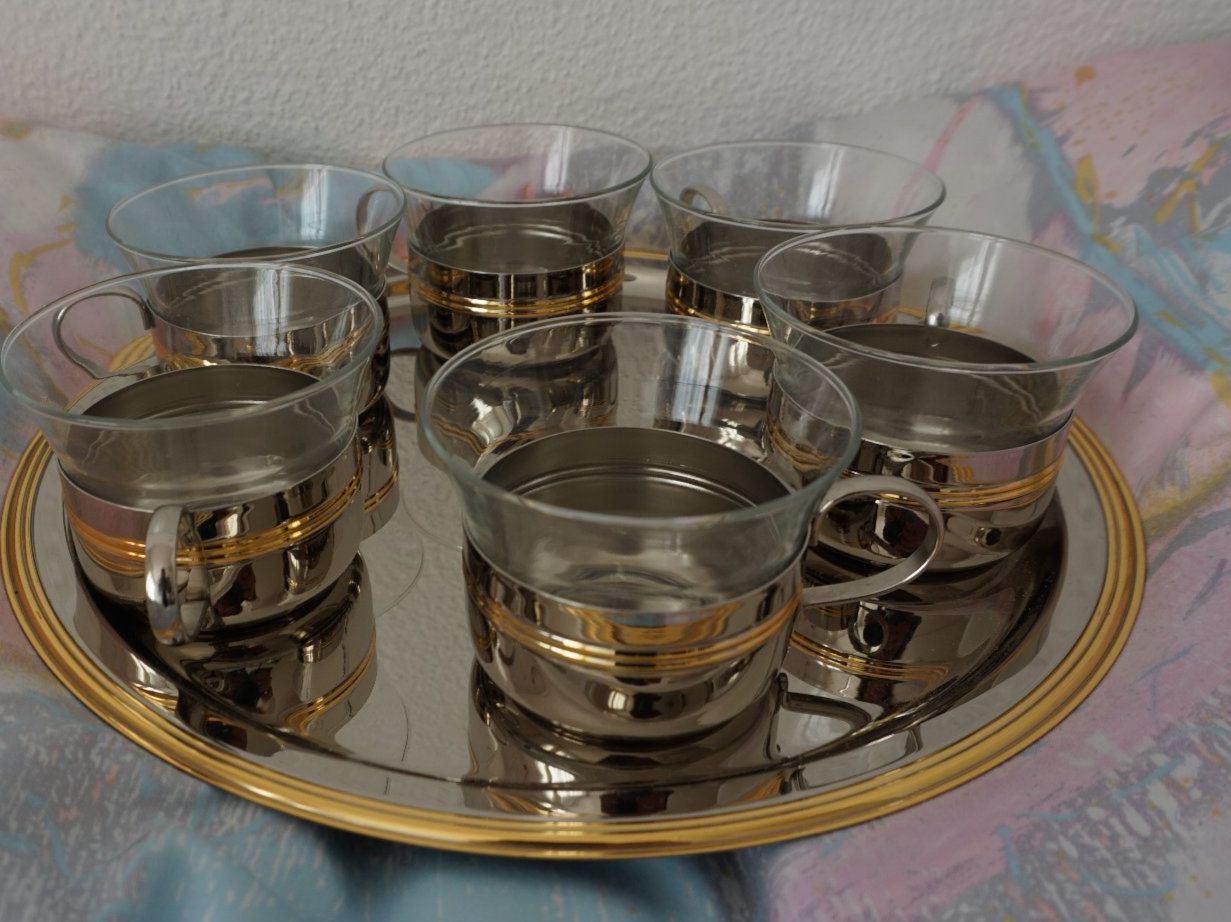 Set di piatti: Edles Tee Set mit Goldrand – Nuovo (secondo la descrizione) da Hochdorf venduto da Aguadulce