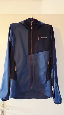 Magnifique veste Softshell SIMOND en excellent état.