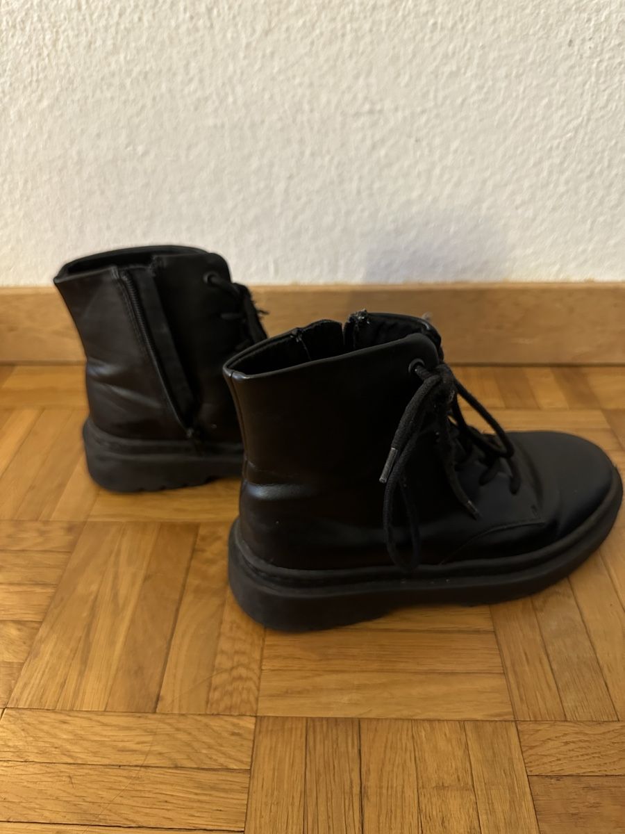Zara Chaussures hommes: Zara Unisex Schuhe, Gr.33 – D'occasion à Neuenhof par prada010 2