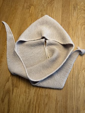 Handgestrickte Kapuzen Schal 