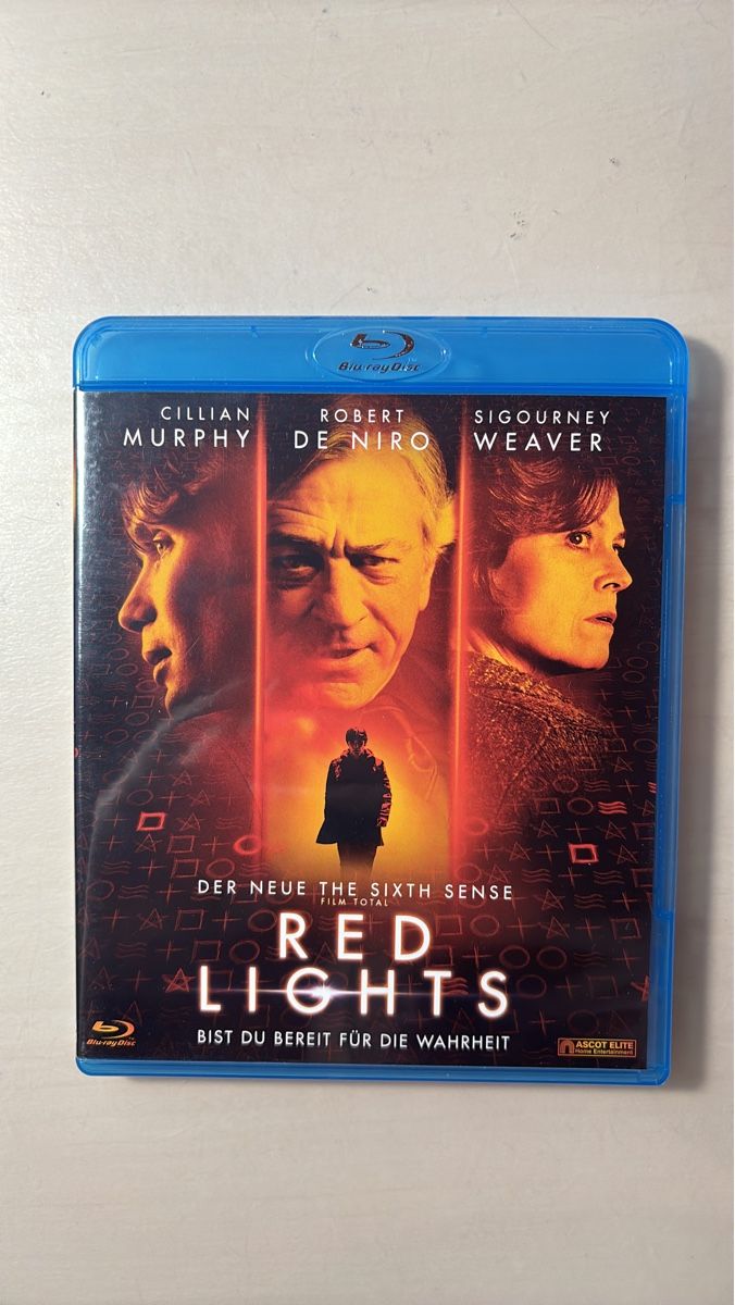 Alle DVDs: Red Lights - Blu-ray mit Robert De Niro - Top Zustand! – Gebraucht aus Ruswil von Slivio_