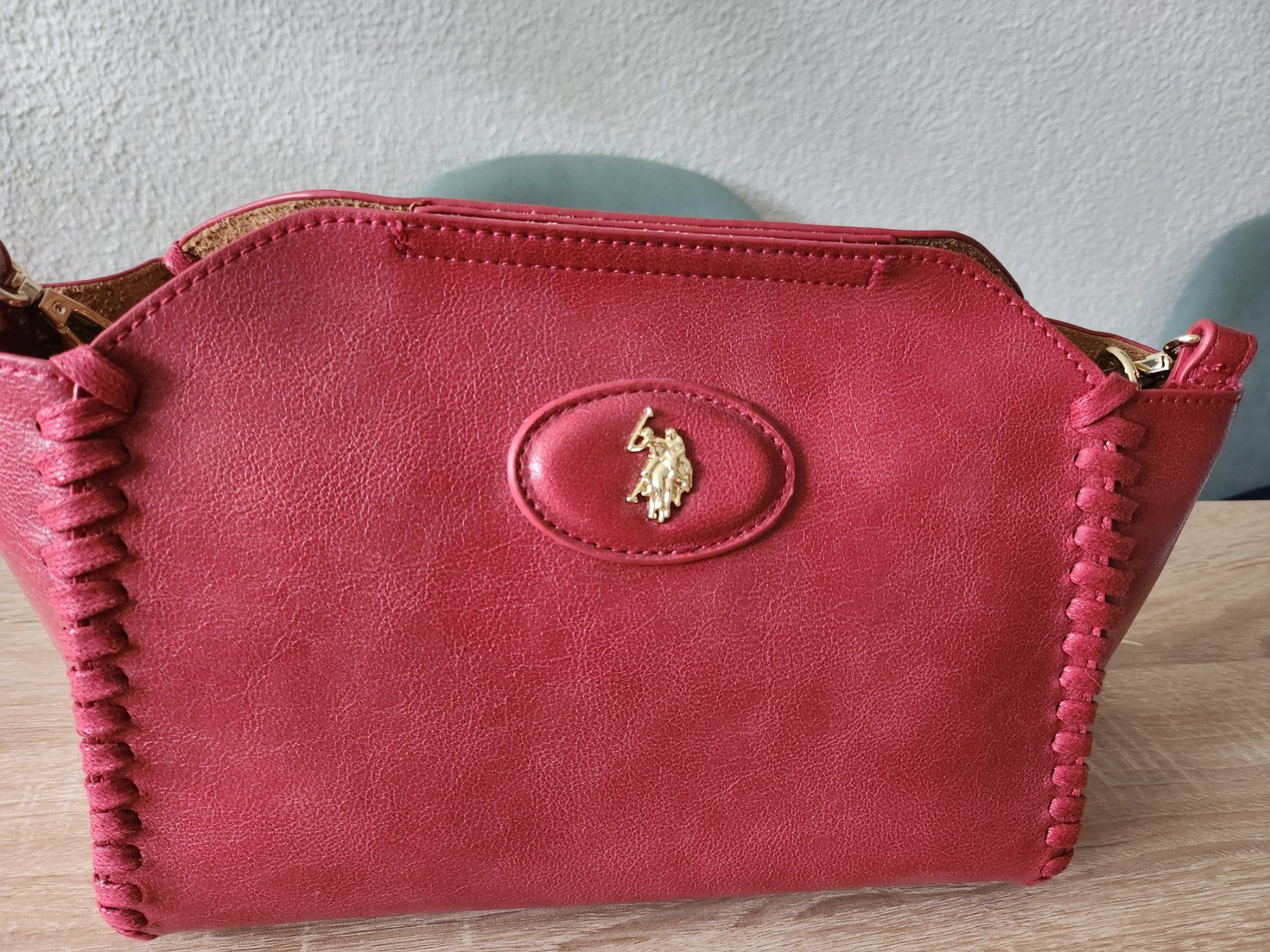 US Polo Borse da donna: Us Polo Handtasche mit Necessaire – Nuovo e nell'imballaggio originale da Kefikon TG venduto da Livline