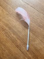 Kugelschreiber mit dekorativer Feder