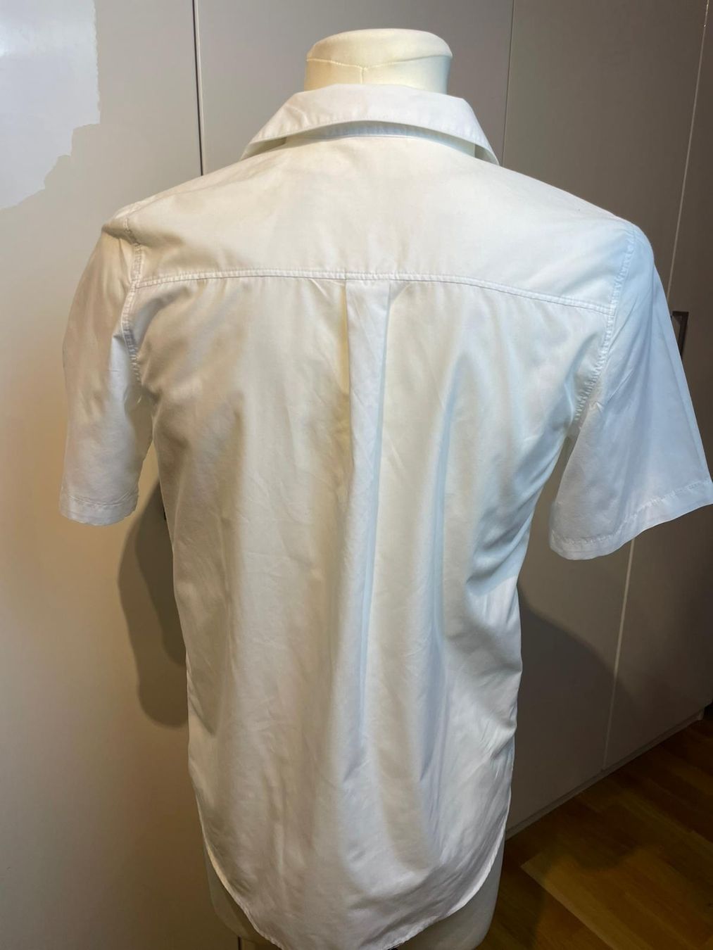 H&M Camicie, T-shirt & Polo: ***H&M*** kurzarm Hemd weiss 170 – Usato da Wädenswil venduto da H2H_Secondhandshop 2