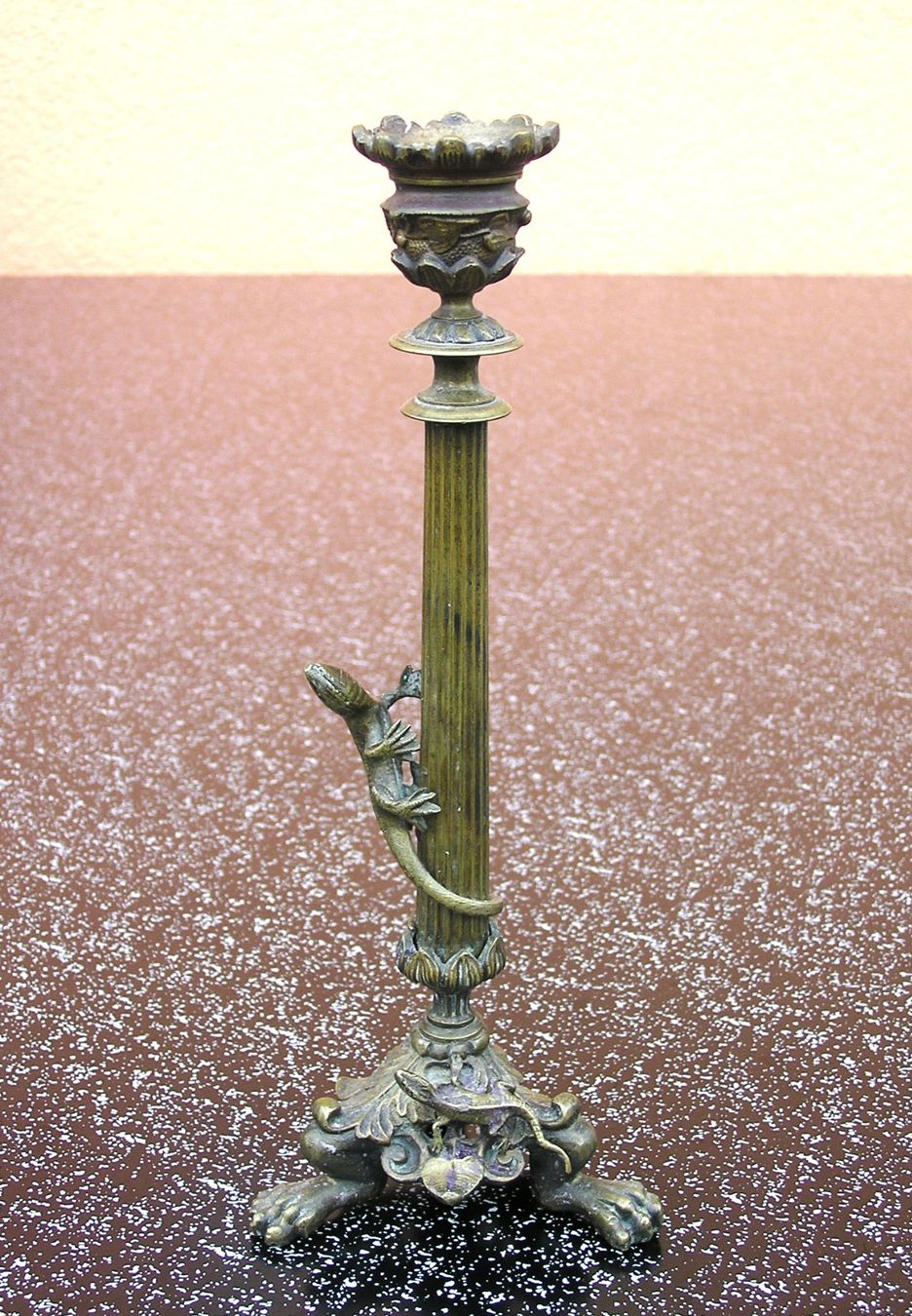 Portacandele: ANTIKER BRONZE KERZENSTÄNDER EIDECHSEN SALAMANDER – Usato da Grenchen venduto da Antique-hunter