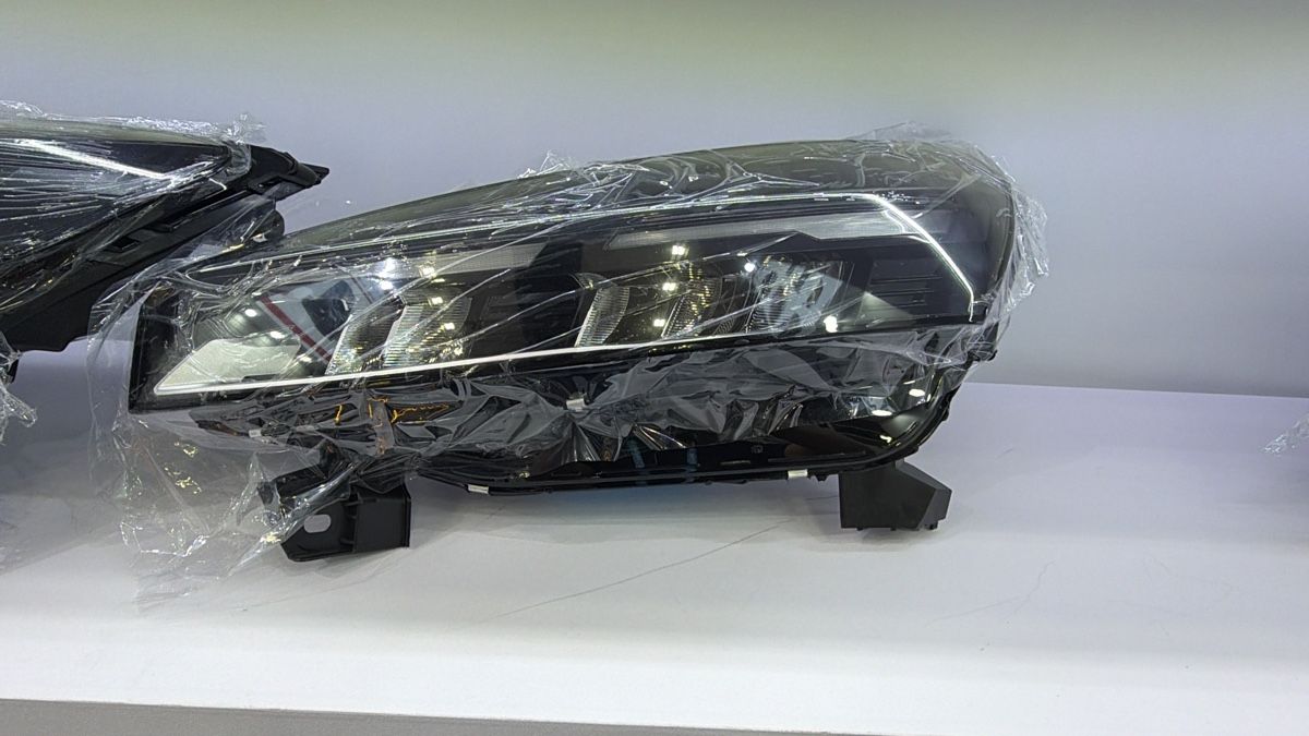 Fari: Feu avant adaptable Renault Clio V phases 2 full led  – Nuovo e nell'imballaggio originale da Genève venduto da abd_tww7