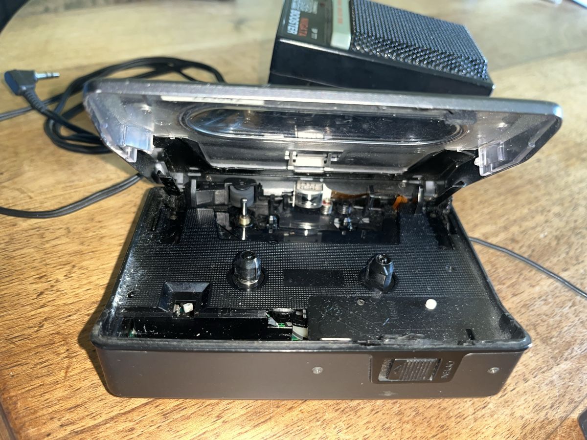 Sony Tragbarer Mediaplayer: Sony Walkman DD-11 defekt – Defekt aus Niederurnen von gebrauchtbrauchbar 7