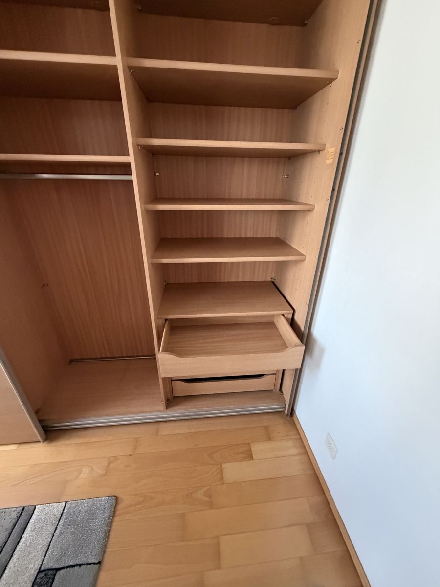 Armoires: Schrank mit Schiebetüren – D'occasion à Münchwilen AG par Ziska76 2