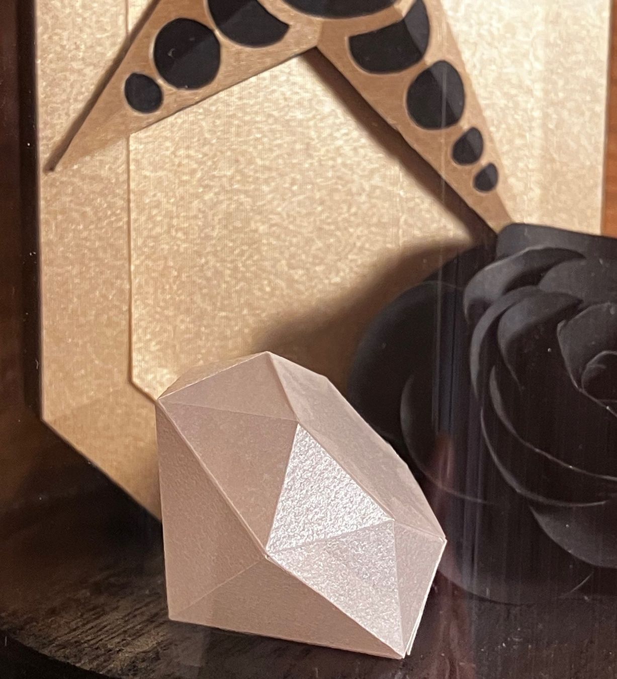 Tutte le decorazioni: Objet de collection CHANEL  - Cloche Camélia & Comète – Nuovo (secondo la descrizione) da Saclentse venduto da 4rnsn7 2