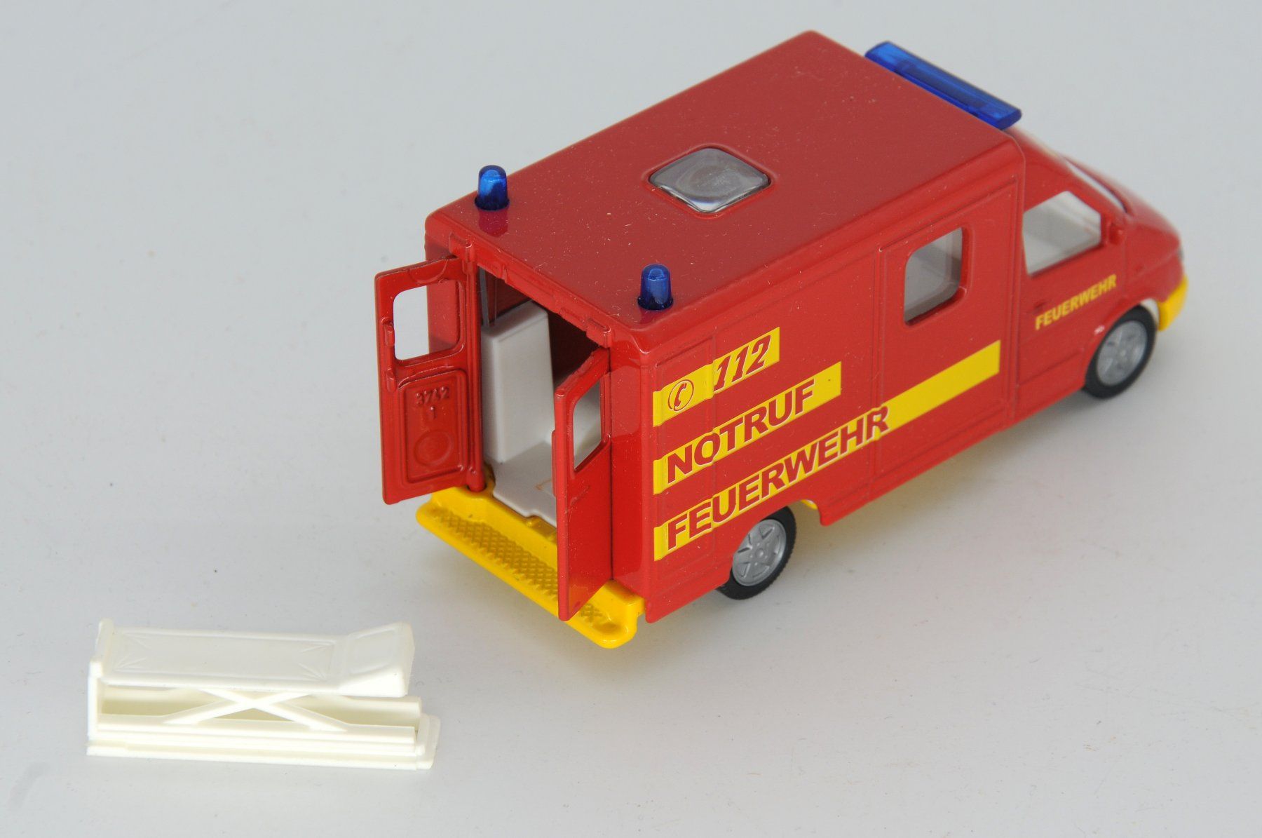 Siku Modellautos: Siku 2020 - Mercedes Sprinter Rescue Van – Gebraucht aus Ostermundigen von archeopteryx 4