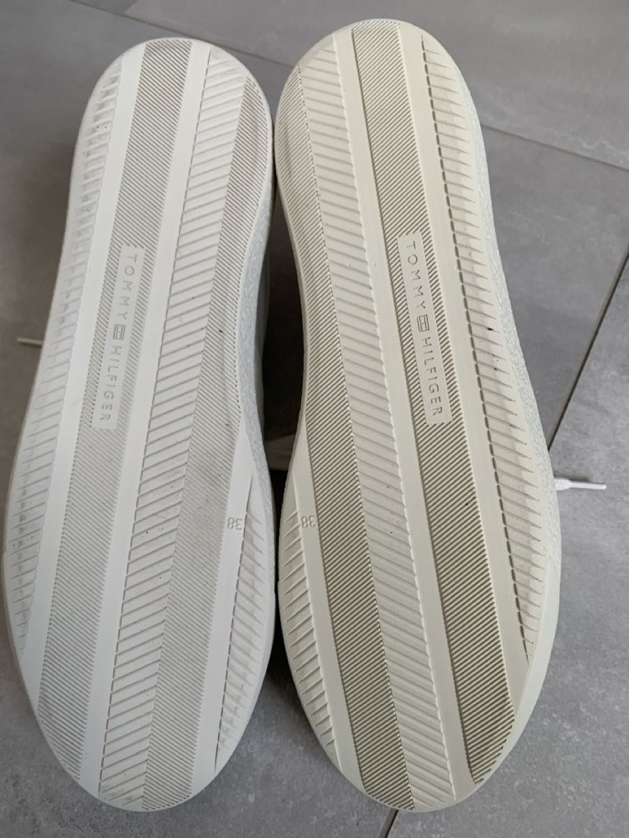 Scarpe da donna: Sneaker Gr.38 Tommy Hilfiger – Nuovo (secondo la descrizione) da Zuzwil SG venduto da alfaromeo159ti 3
