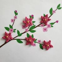 5 Stück Blumen gehäkelt mit Perlen (uncinetto, chrochet) 899