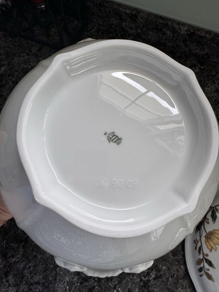 Schalen: Suppenschüssel mit Deckel, Blumendesign, Langenthal – Neu (gemäss Beschreibung) aus Koppigen von Landhaus 3