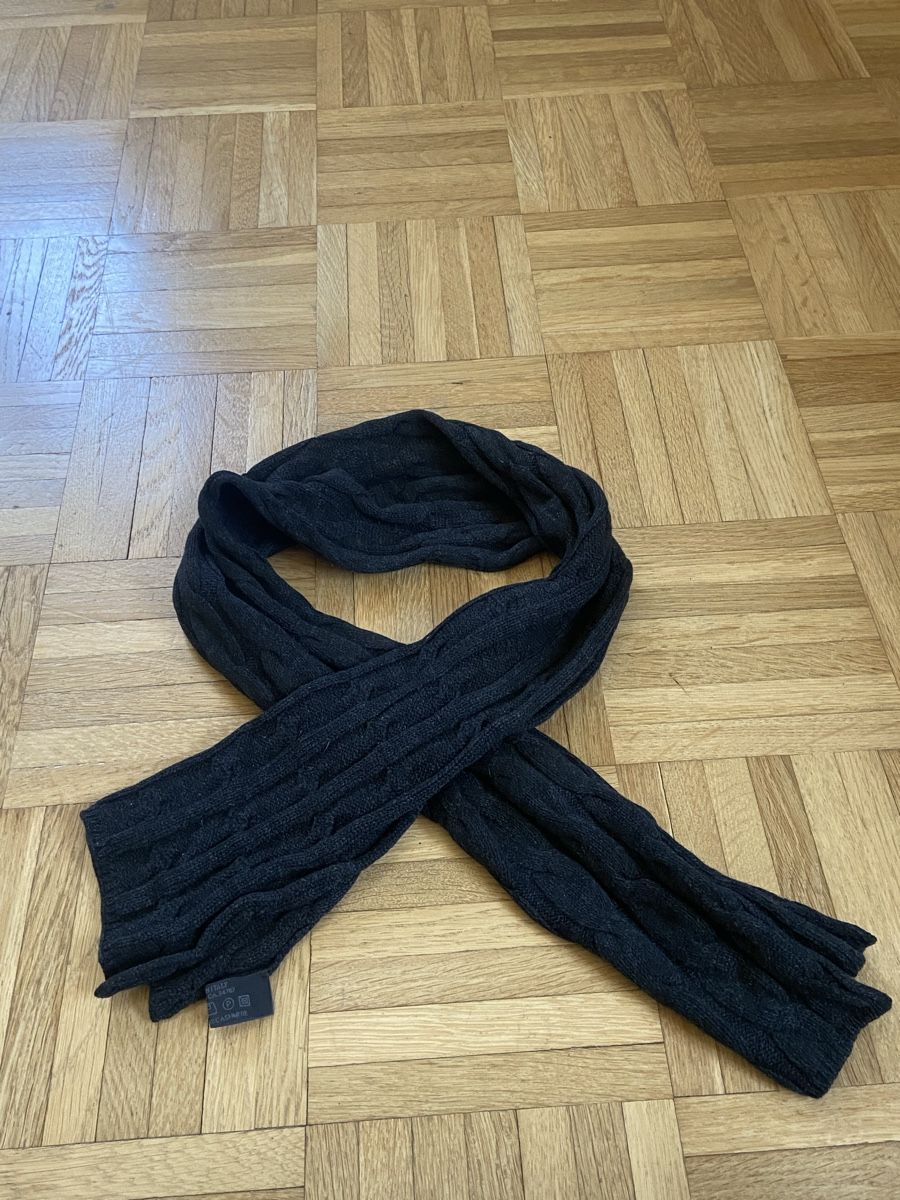 Foulards, Tücher & Schals: Schal anthrazit gestrickt guter Zustand – Gebraucht aus Bern von rah_fpy5