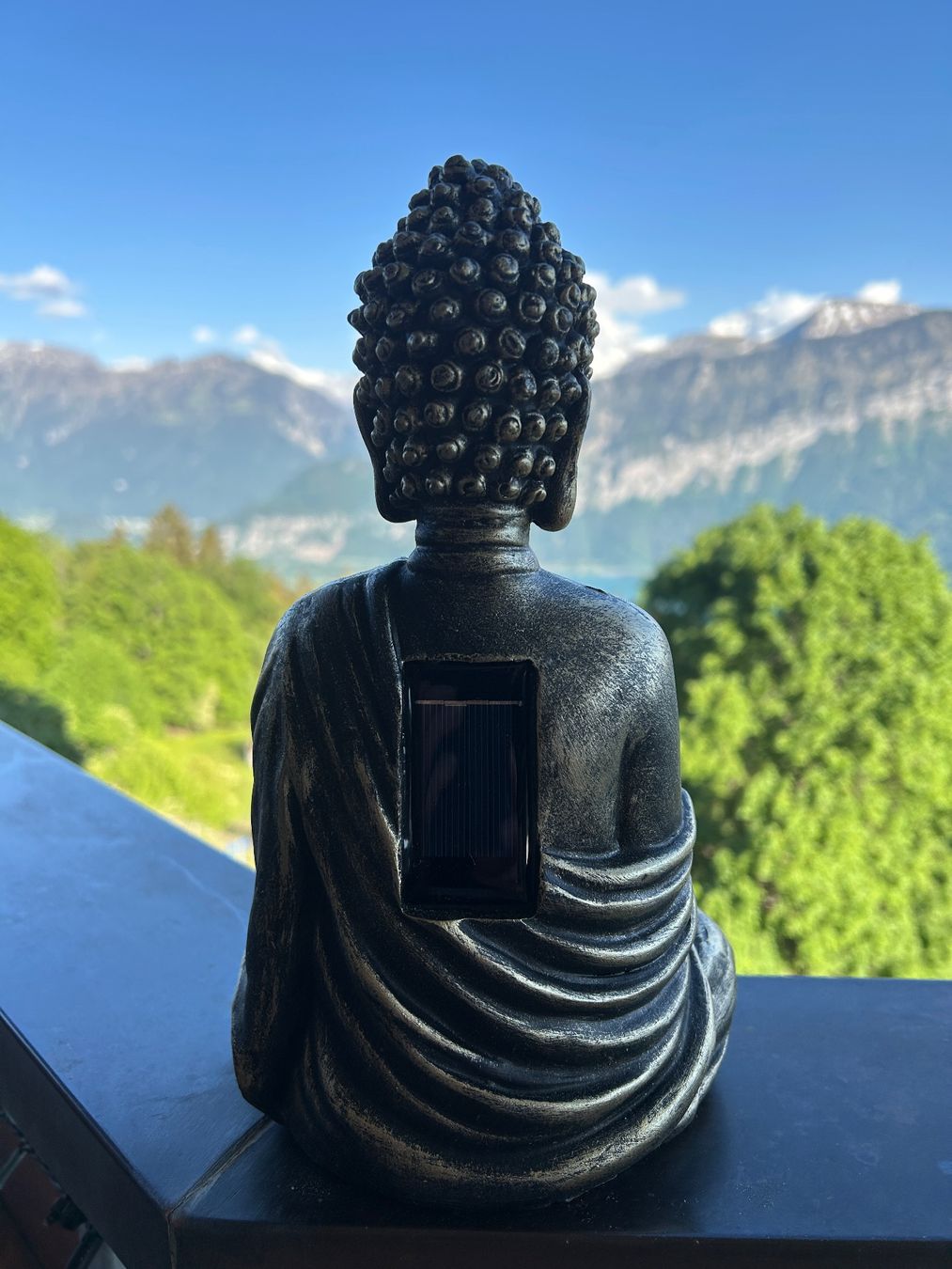 Lampade: Solar Buddha Statue goldenfarbig – Usato da Beatenberg venduto da buy2you 3