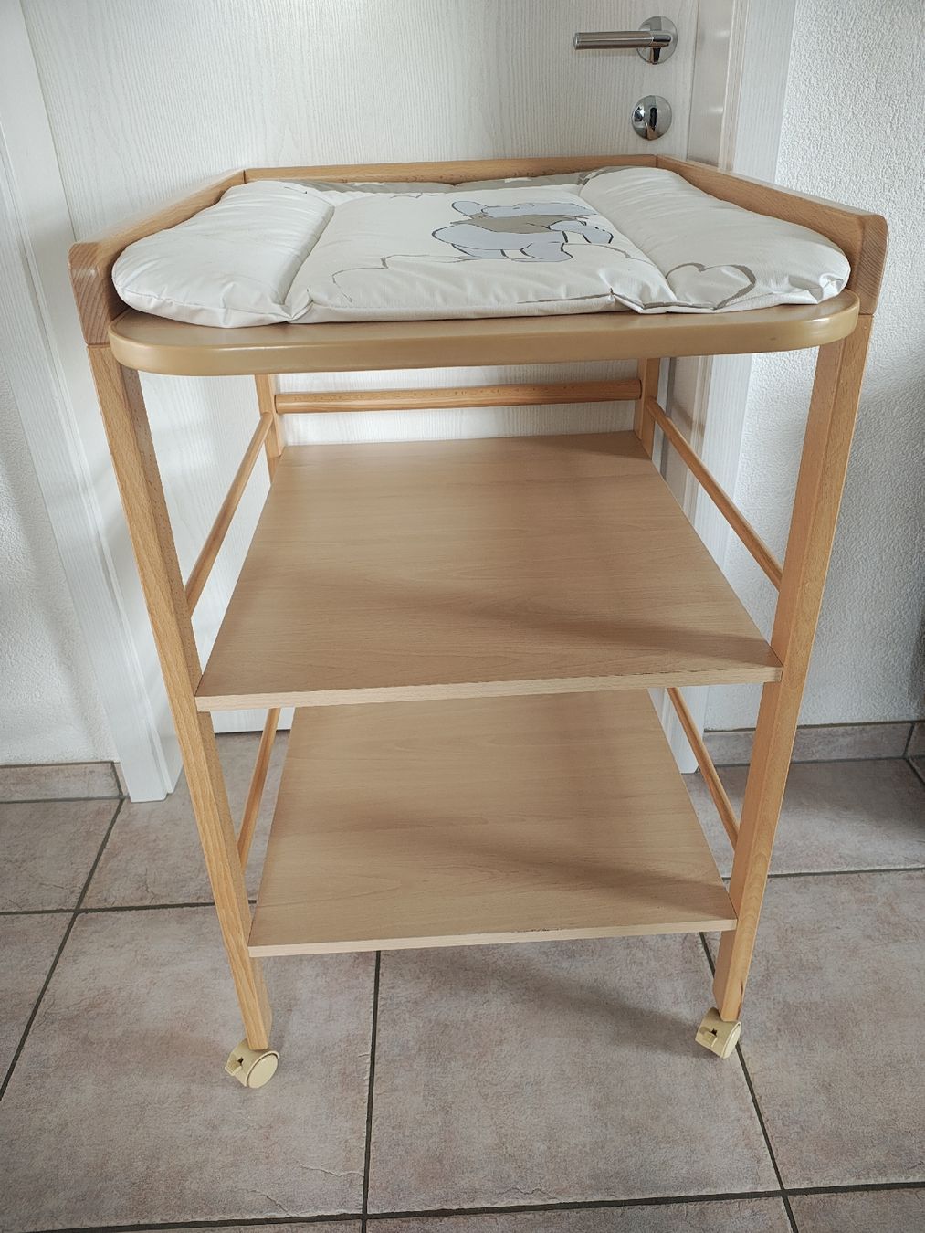 Geuther Wickeltisch & Zubehör: Wickeltisch – Gebraucht aus Herzogenbuchsee von Me_ 1