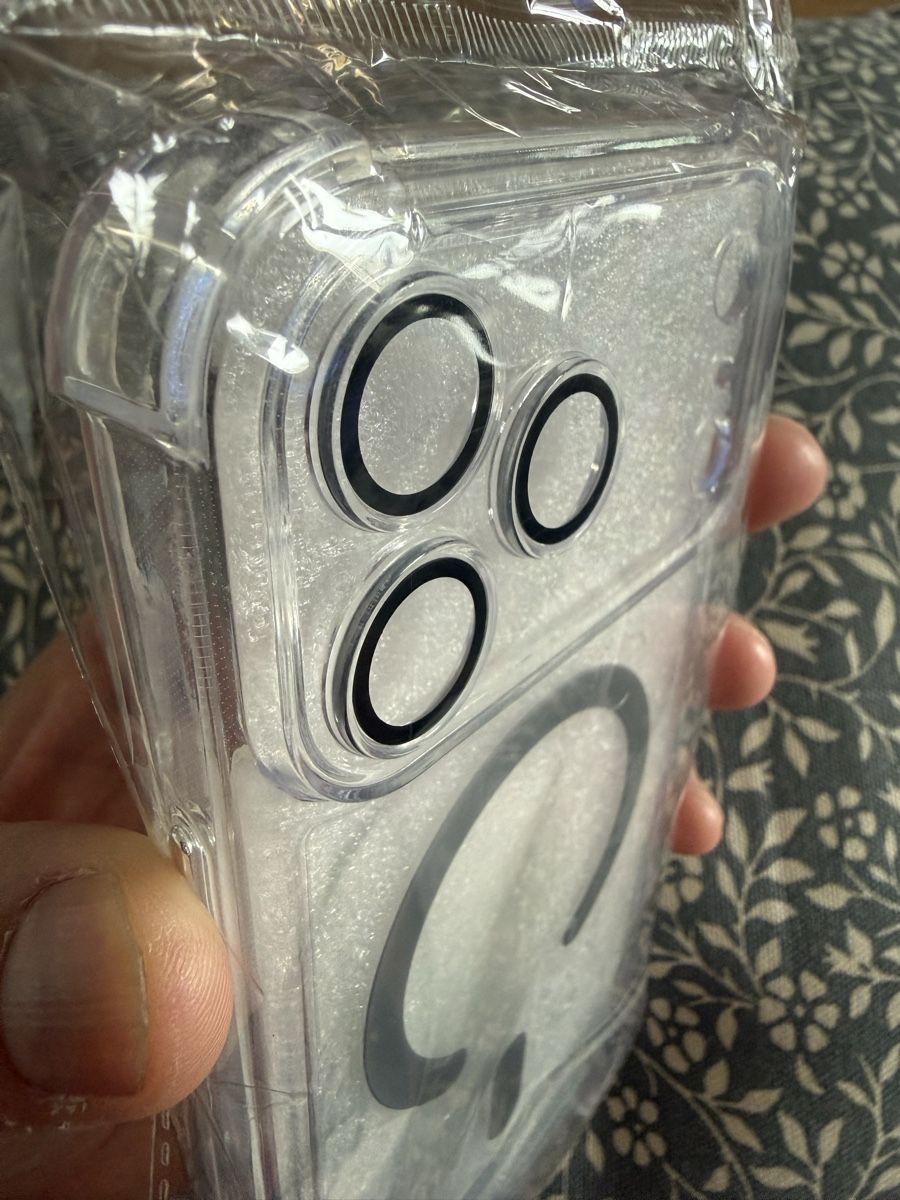 Covers & Schutzfolien: Coque iPhone 18 pro Max transparente avec MagSafe  neuf – Neu und originalverpackt aus Lausanne von Licio7 2