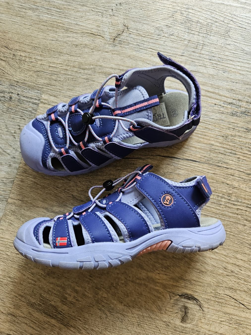 Scarpe per ragazze: Tolle Trekkingsandalen Grösse 33 Trollkids – Usato da Altendorf venduto da egi83 1