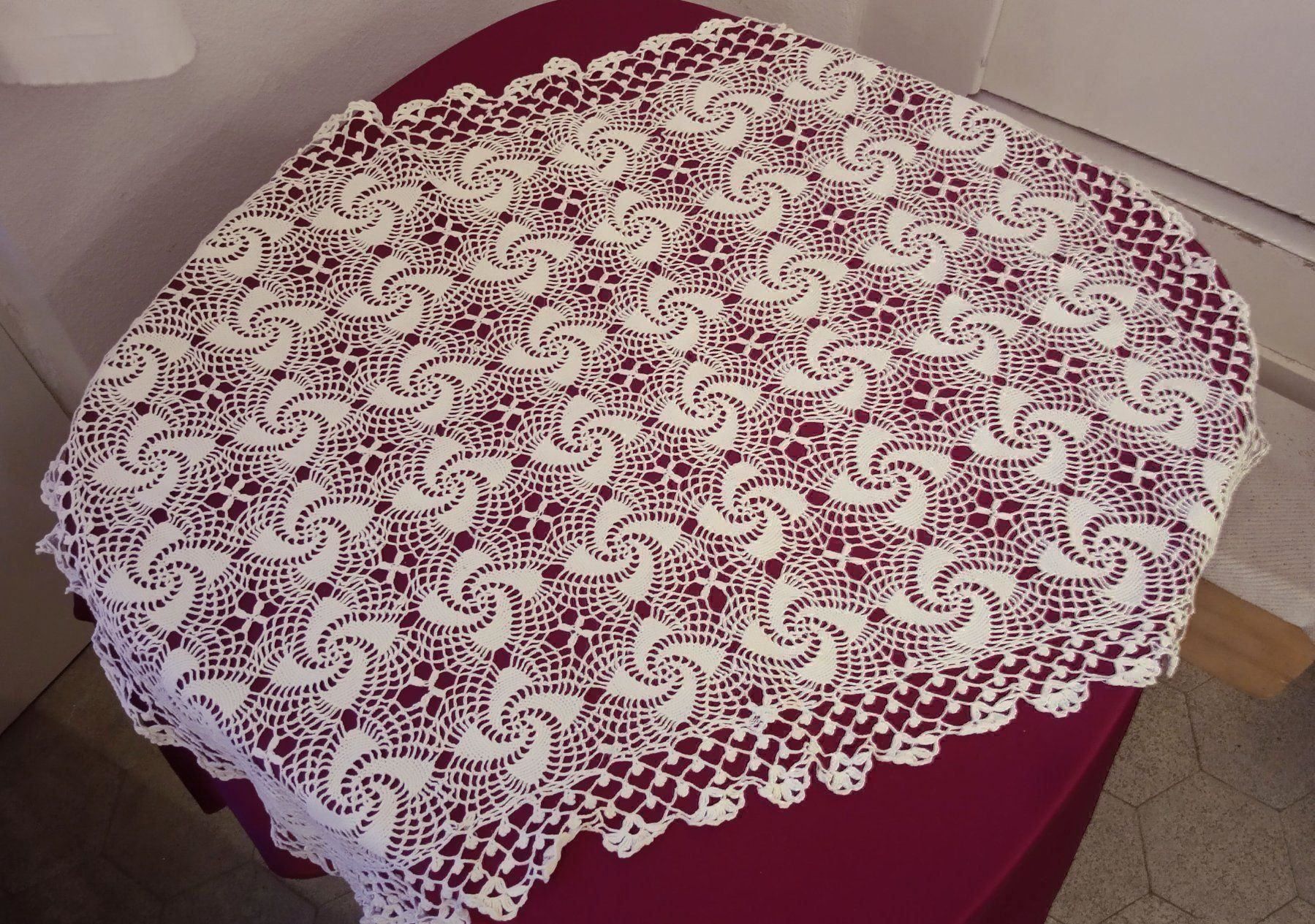 Coperte: Schöne antike Spitzendecke Tischdecke gross – Usato da st.gallen venduto da Strubili