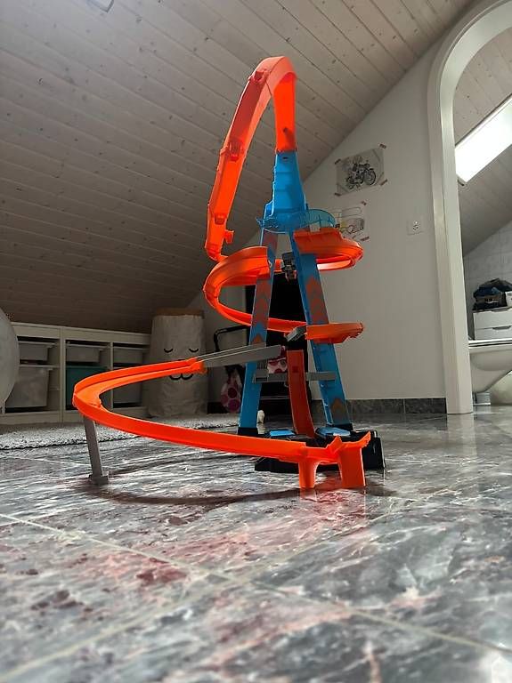 Hot Wheels Giocattoli: Hot Wheels Bahn / Turm – Usato da Aarau venduto da tasa83 3