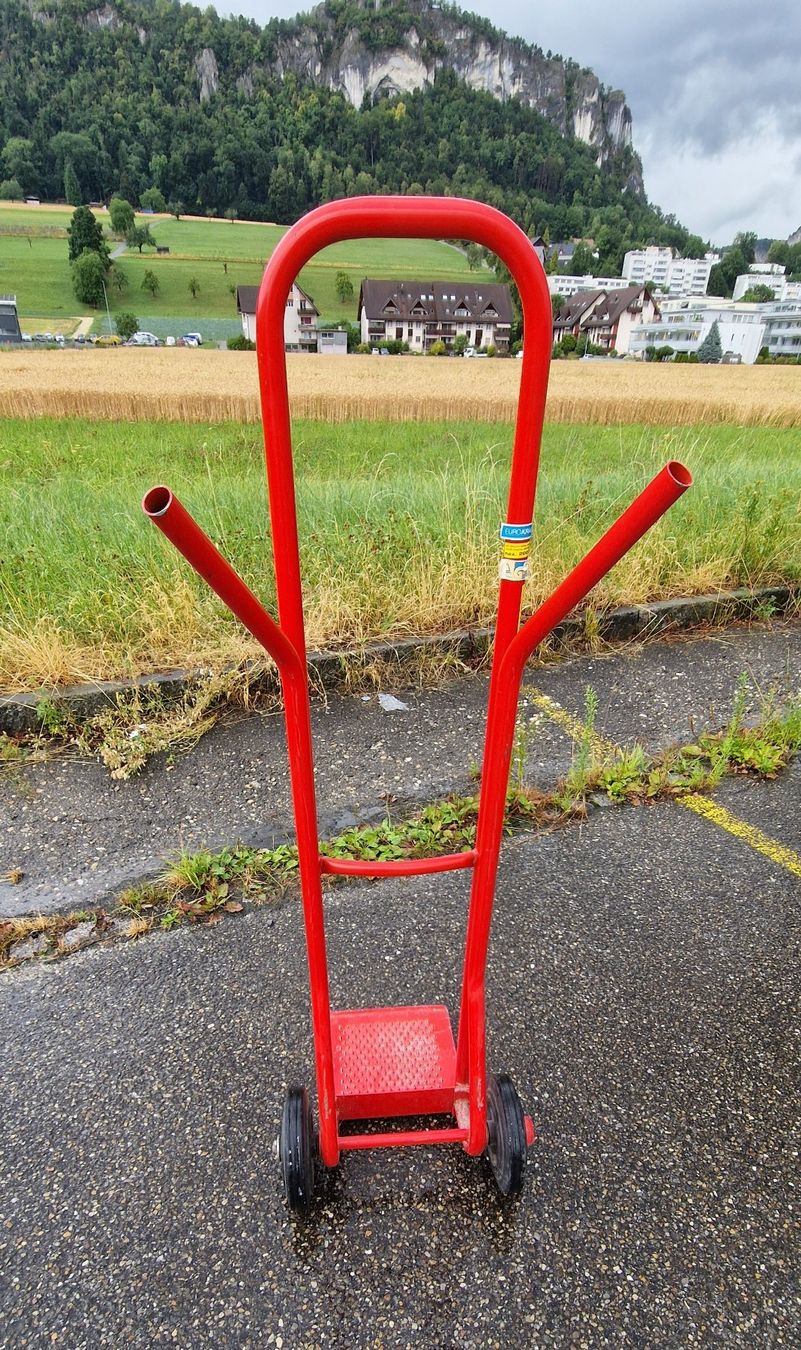 Carriole: Sackkarren Rot Voll Gummi Rad – Usato da Niederbipp venduto da Trude04 2