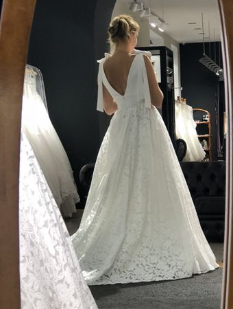 NEU! Designer-Brautkleid | Weiss mit Spitzenapplikat | Gr.40