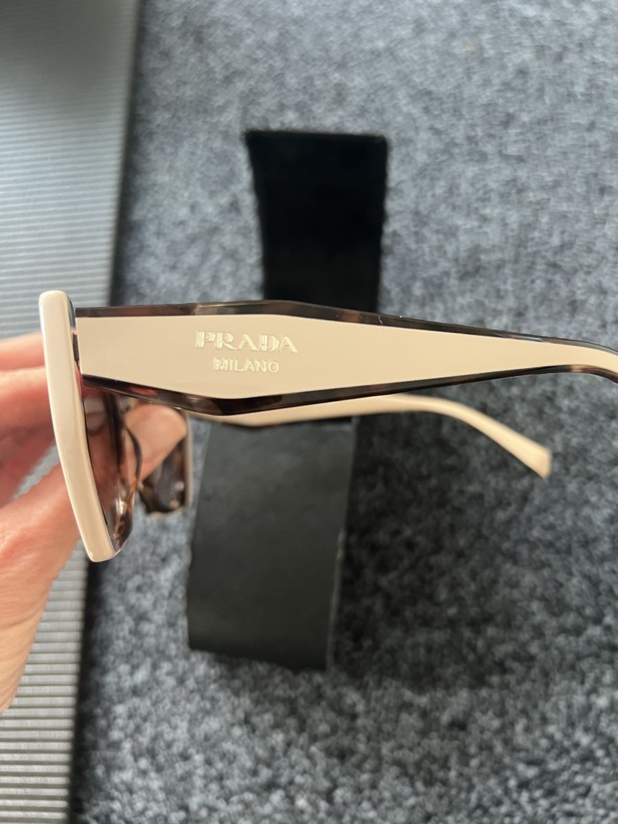 Prada Occhiali & Lenti: Prada sunglasses size 54 – Usato da Baar venduto da kri_m7t2 4